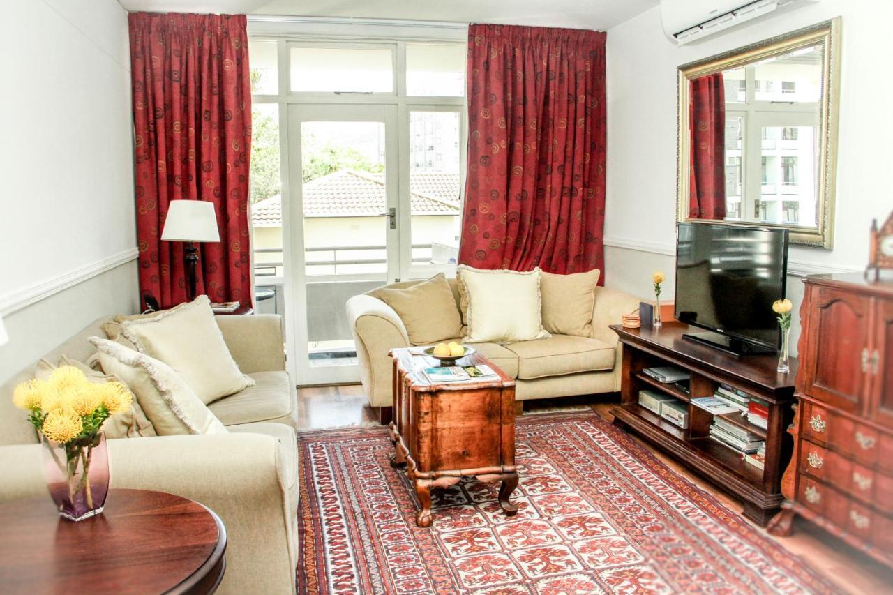 438 St Martini Gardens Apartment *